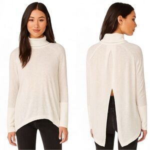 We The Free White Cream Split Back Slouchy Raw Hem Turtleneck Sweater Size M